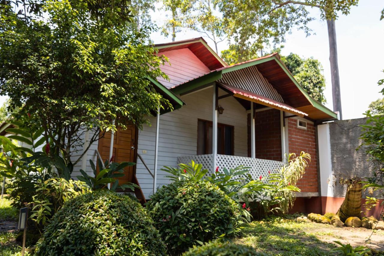Los Gavilanes Hotel Pucallpa Esterno foto