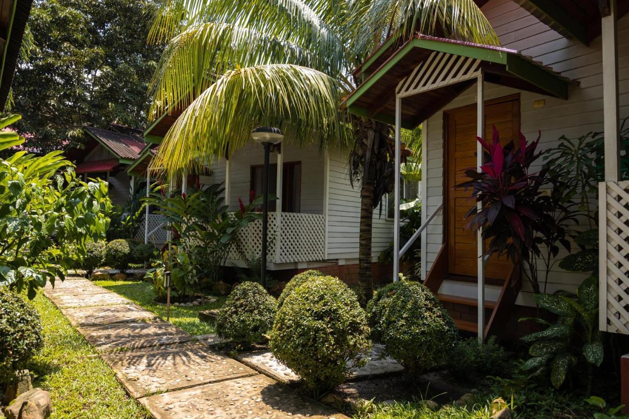 Los Gavilanes Hotel Pucallpa Esterno foto