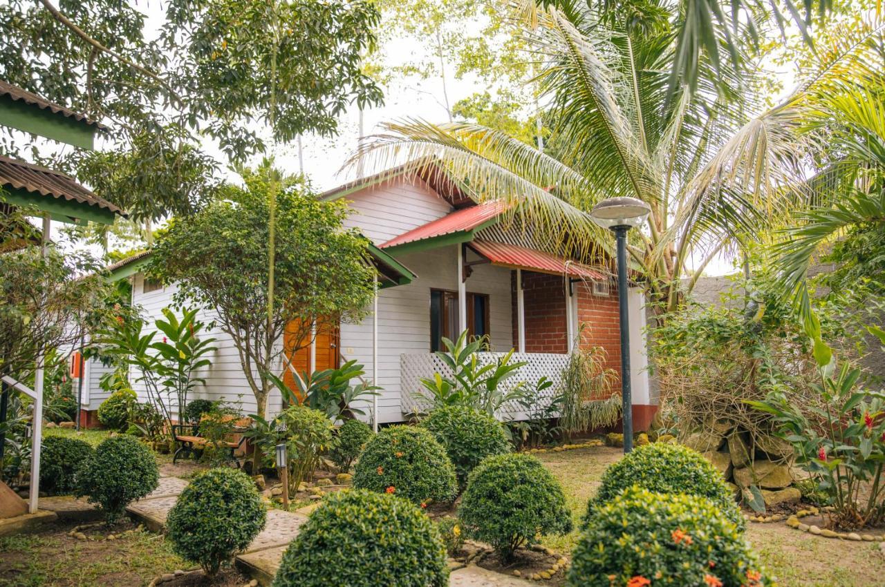 Los Gavilanes Hotel Pucallpa Esterno foto