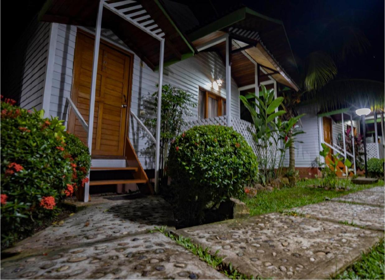 Los Gavilanes Hotel Pucallpa Esterno foto