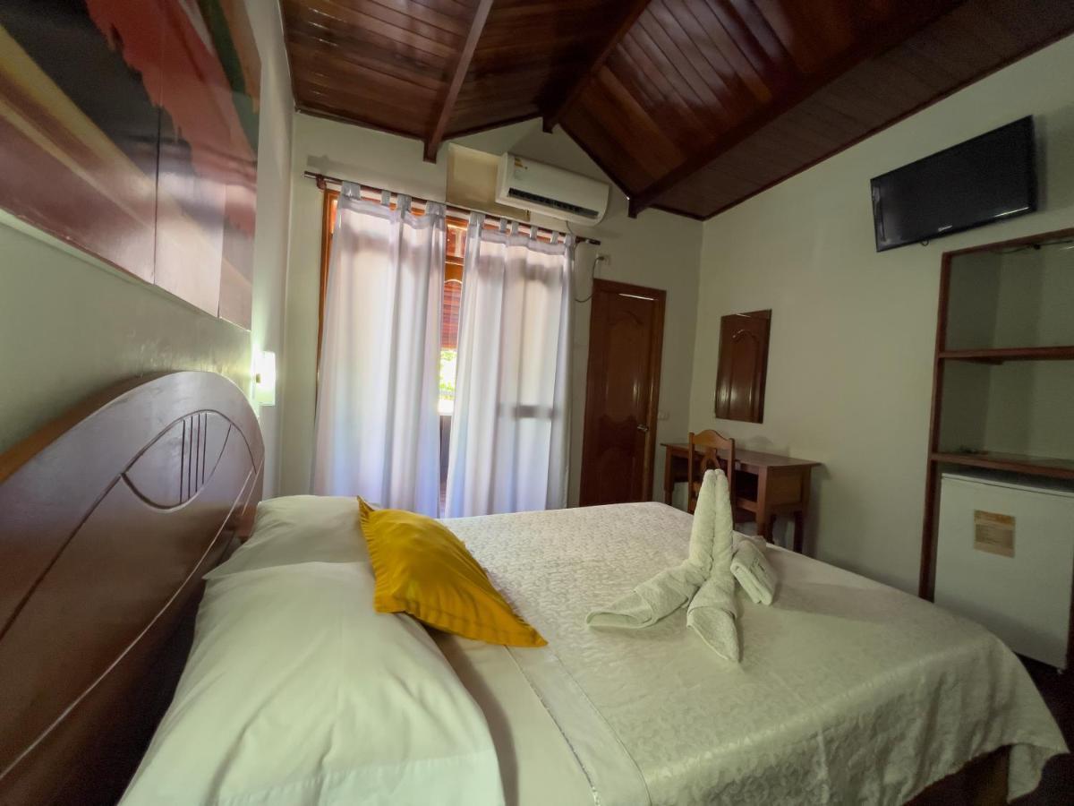 Los Gavilanes Hotel Pucallpa Esterno foto