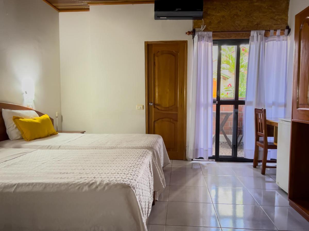 Los Gavilanes Hotel Pucallpa Esterno foto