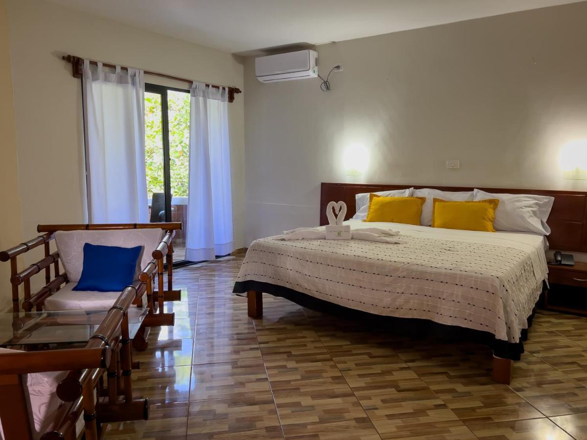 Los Gavilanes Hotel Pucallpa Esterno foto