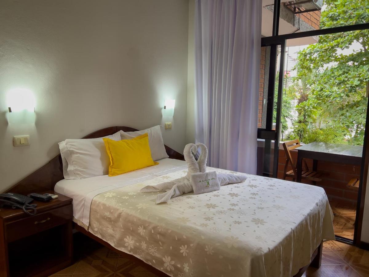 Los Gavilanes Hotel Pucallpa Esterno foto