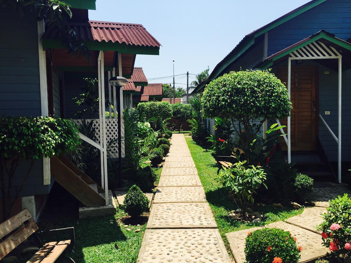 Los Gavilanes Hotel Pucallpa Esterno foto