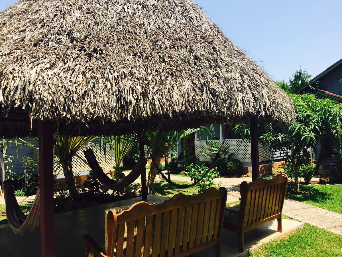 Los Gavilanes Hotel Pucallpa Esterno foto